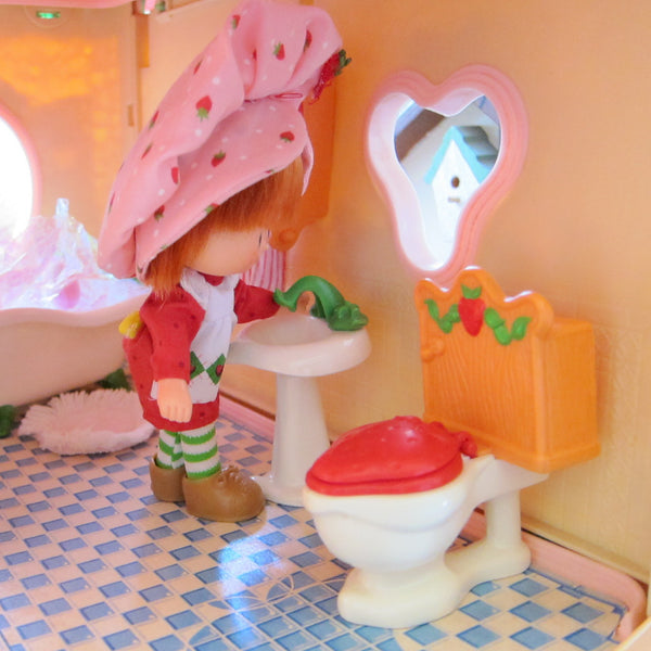 Berry Happy Home BATHROOM FURNITURE Set - Strawberry Shortcake dollhouse furniture cheapest - 80s, Kenner, American Greetings