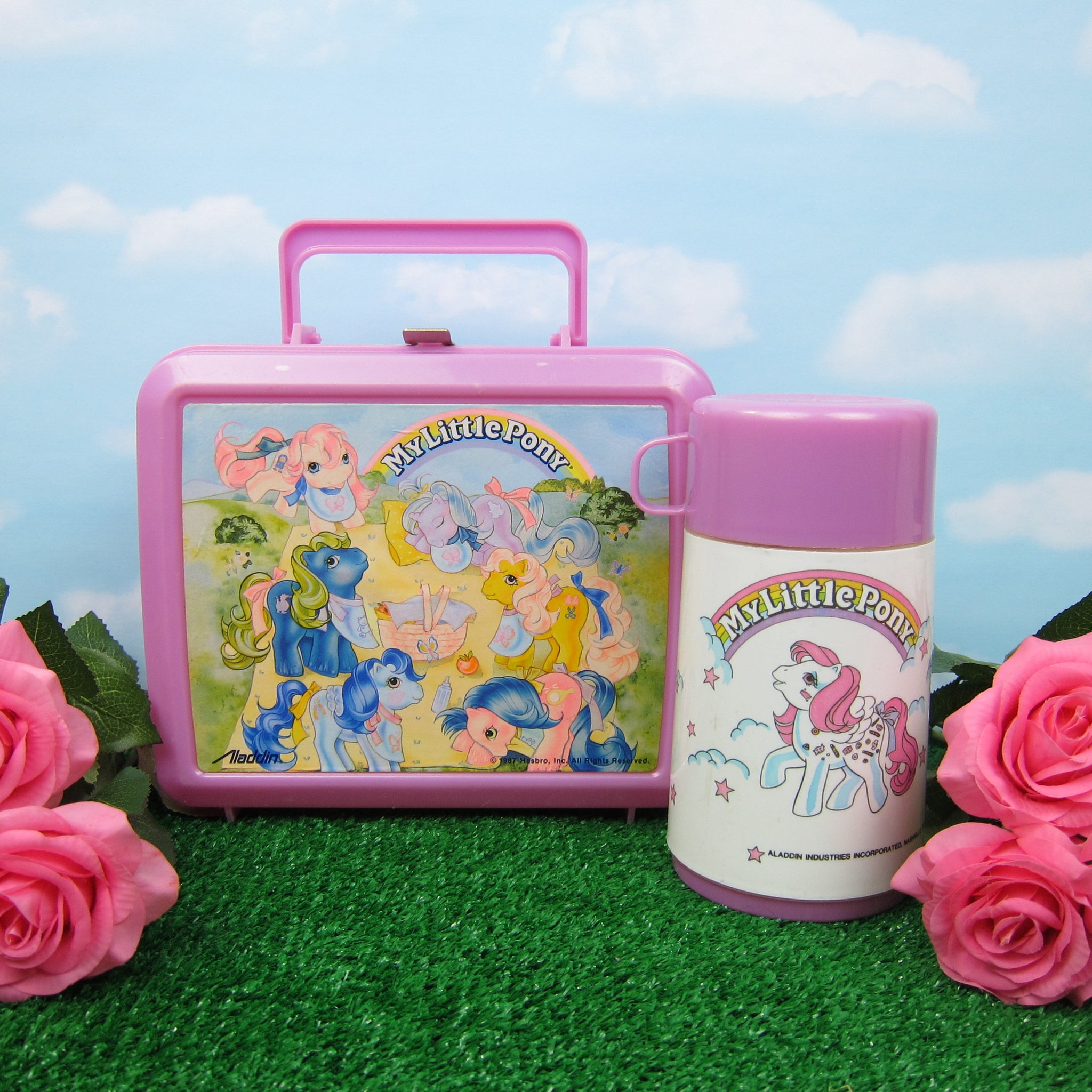 My Little Pony Lunch Box for Girls Kids - Deluxe Embossed Tin Lunchbox (My  Little Pony School Supplies) (Classic) : : Home
